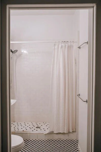 shower curtain rod curved